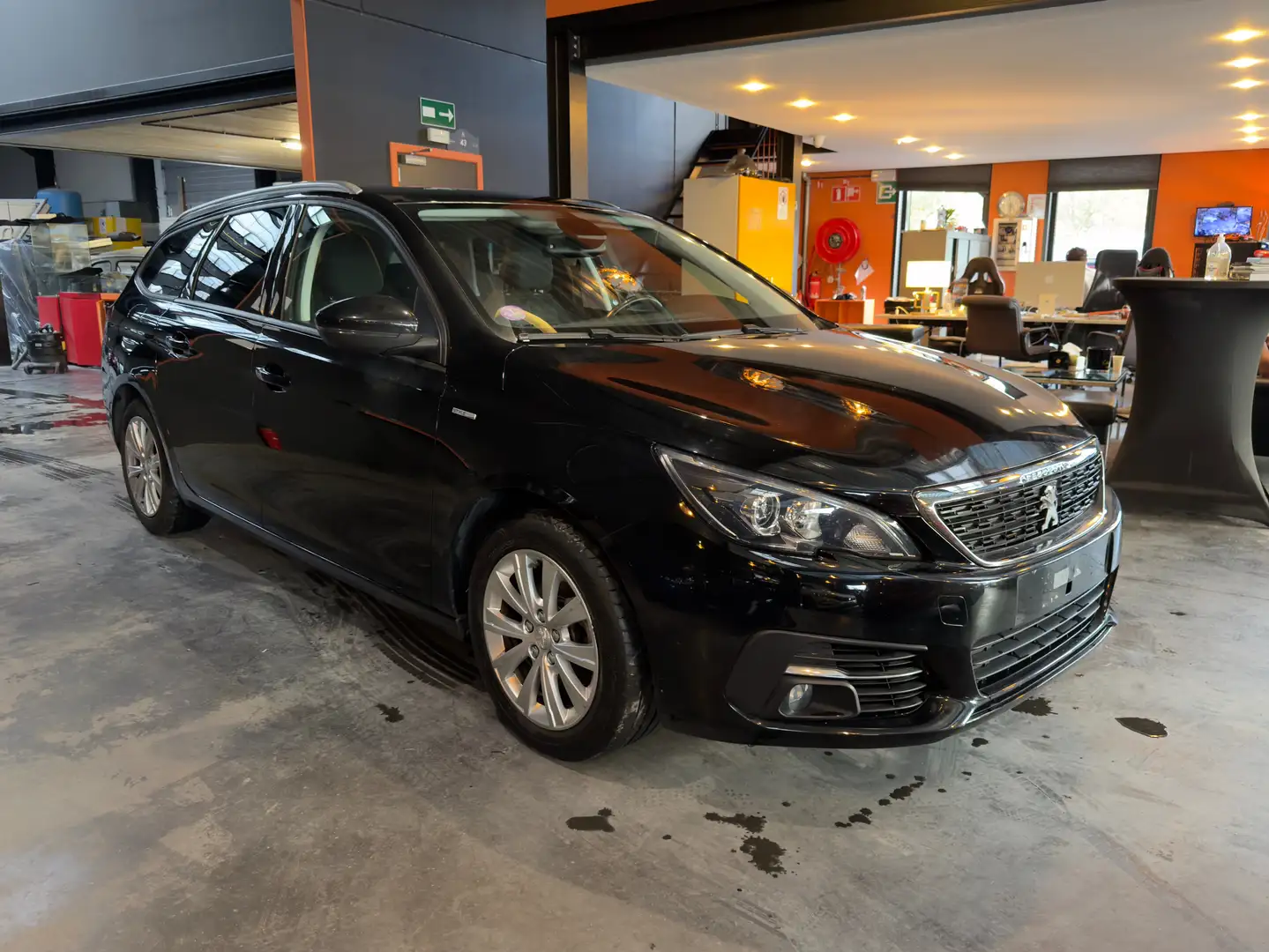 Peugeot 308 308 SW 1.2 Access/12 mois de garantie Zwart - 1