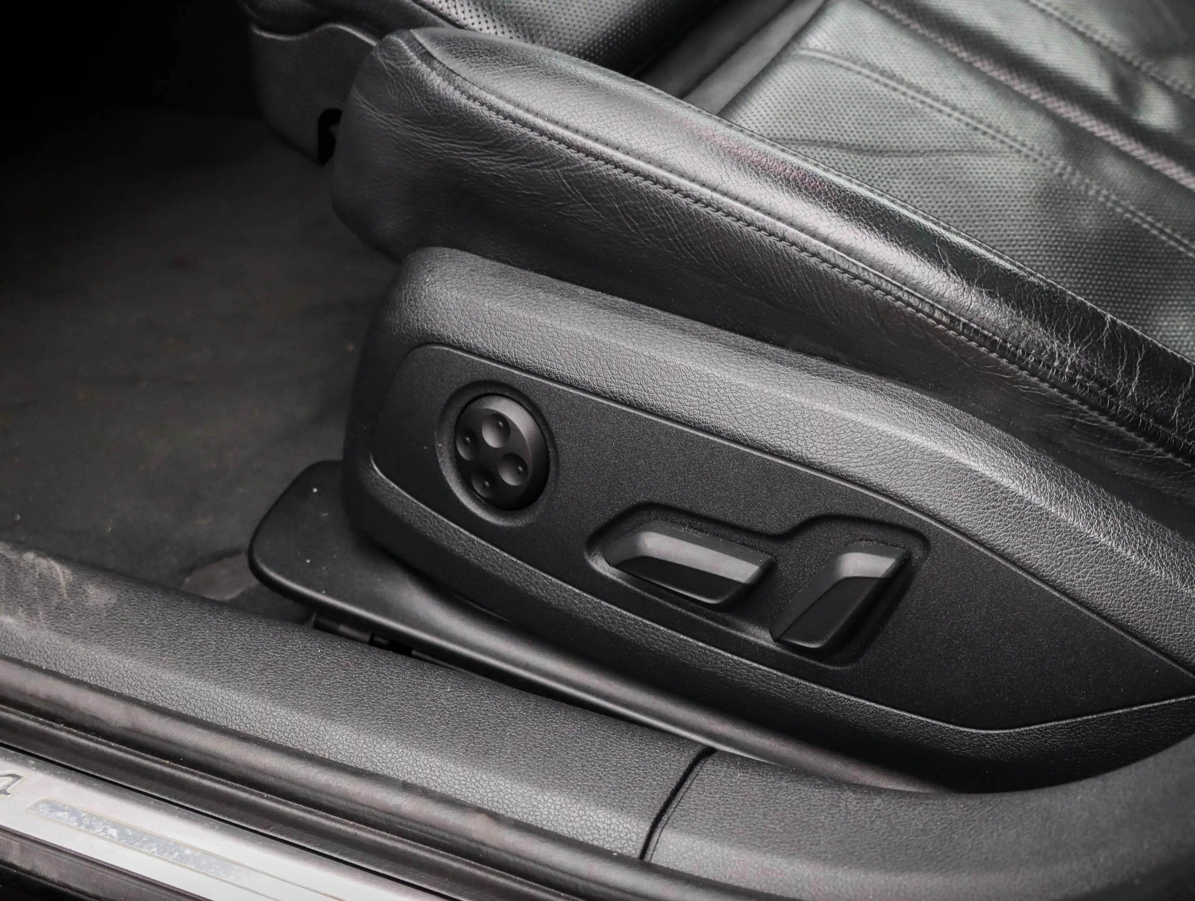Audi RS4 A4 Avant 2.9 TFSI quattro — photo 33