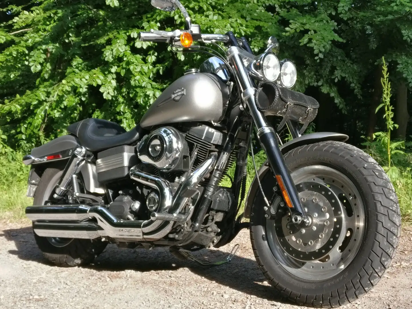 Harley-Davidson Dyna Fat Bob Stříbrná - 2