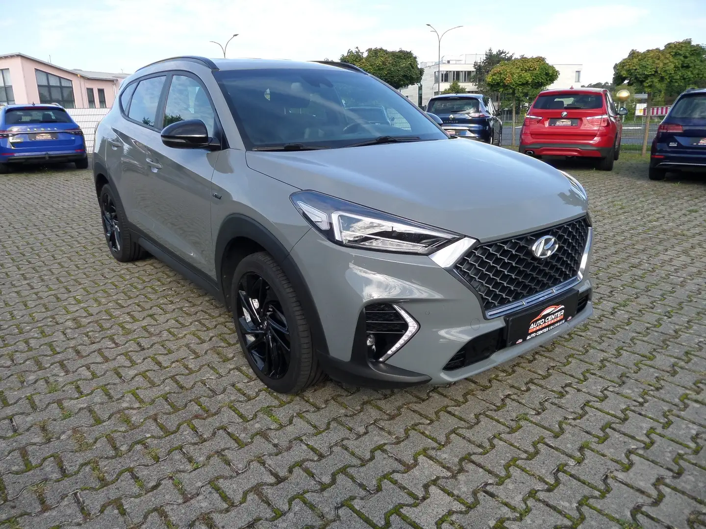 Hyundai TUCSON N Line Mild-Hybrid 4WD+Leder+Navi+AHK+LED+ACC+Auto Gris - 1