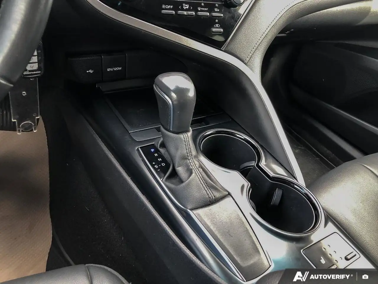 Toyota Camry снимка Toyota Camry