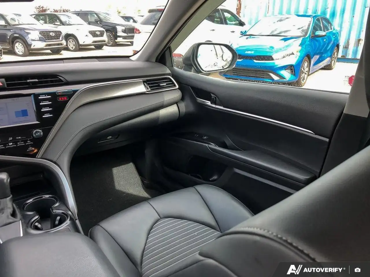 Toyota Camry снимка Toyota Camry