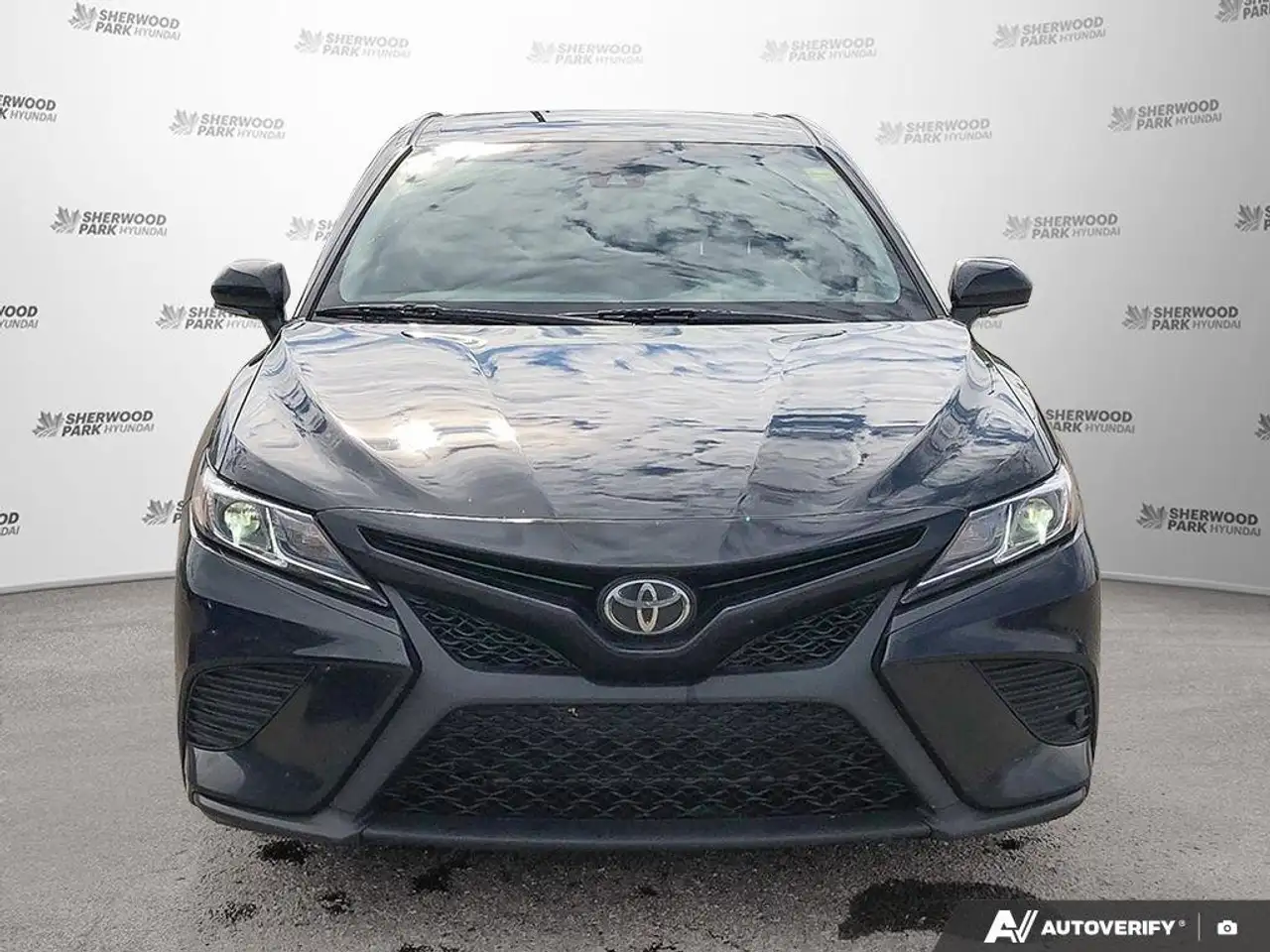 Toyota Camry снимка Toyota Camry