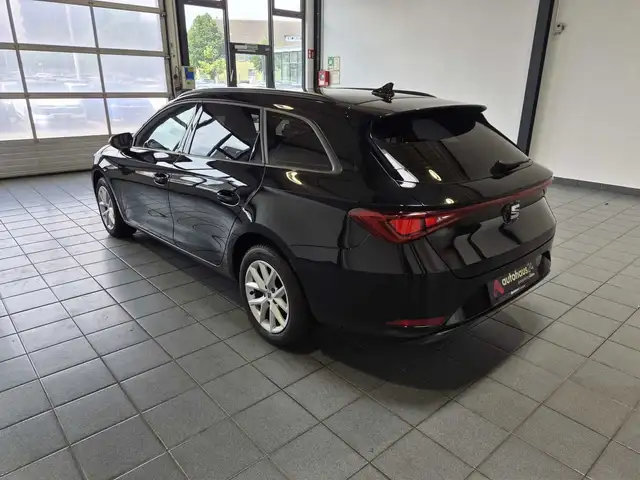 Seat Leon Leon view 4