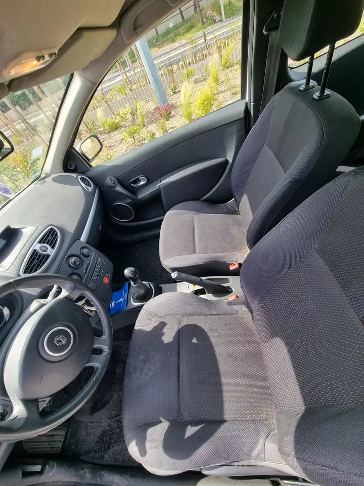 Renault Clio Citadine 3 portes — photo 7