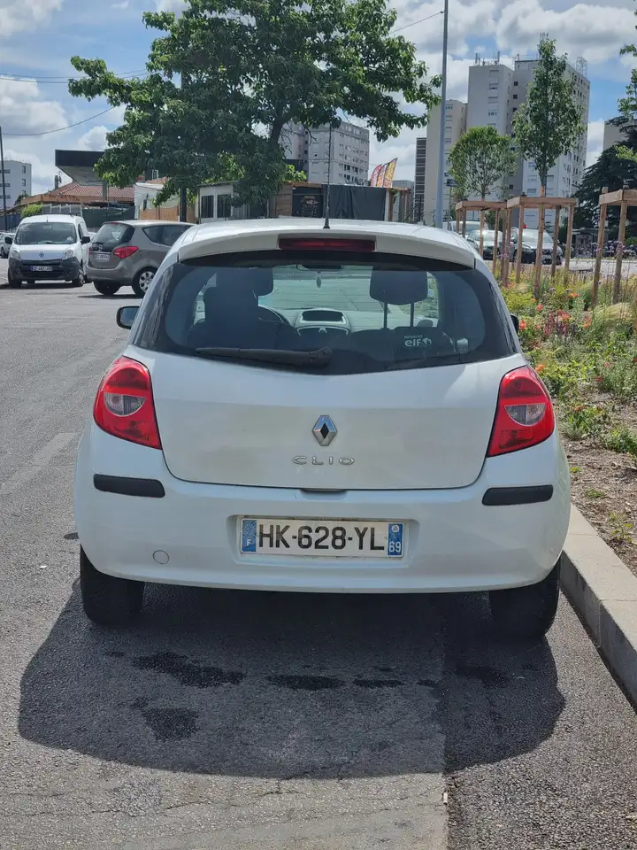 Renault Clio Citadine 3 portes — photo 5