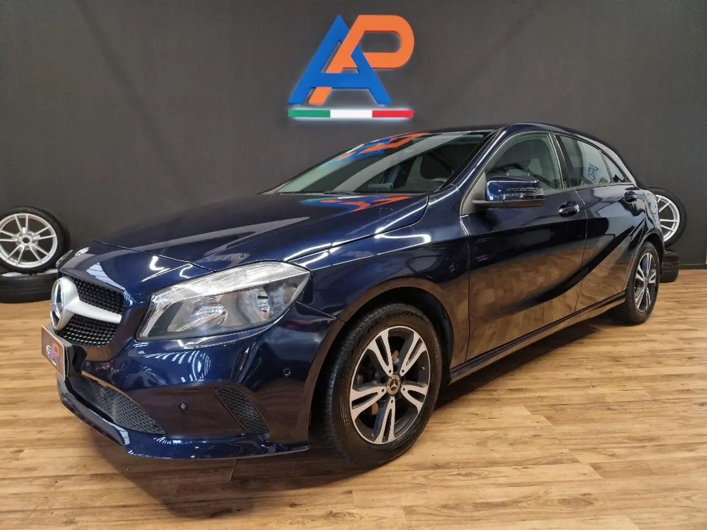 Mercedes-Benz A 180 d Premium Blu/Azzurro - 1