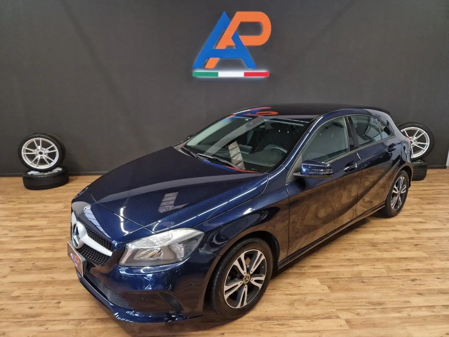 Mercedes-Benz A 180 d Premium Blu/Azzurro - 2