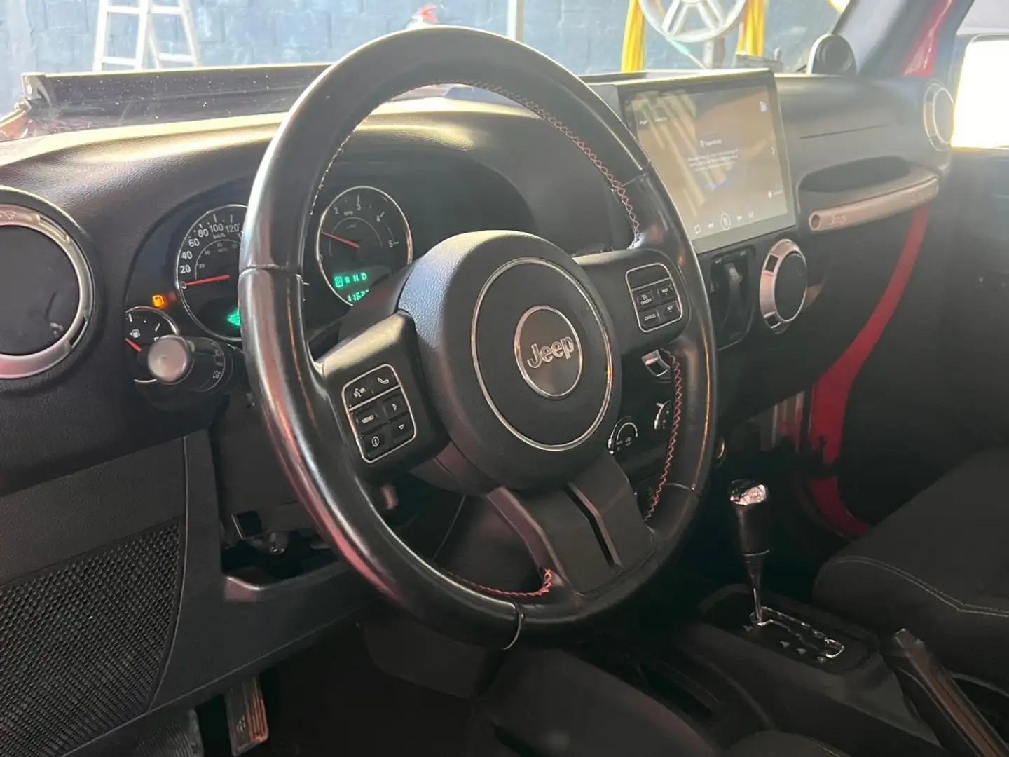 Jeep Wrangler 2.8CRD Arctic Aut. Rojo - 2