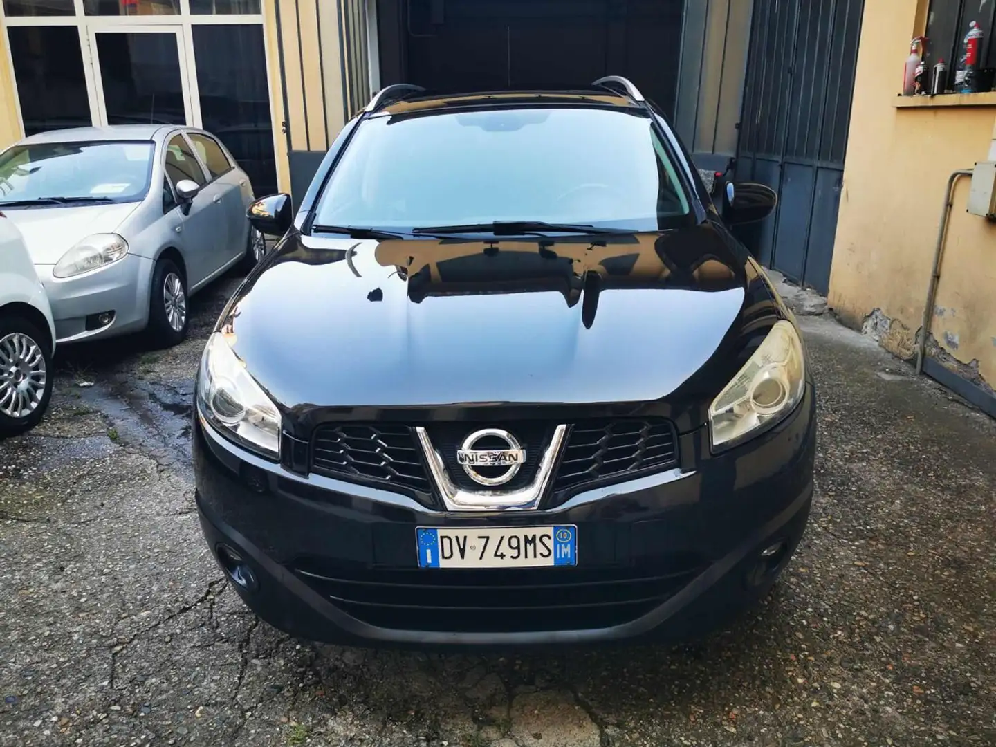 Nissan Qashqai+2 2.0 dCi DPF 4WD n-tec Zwart - 2