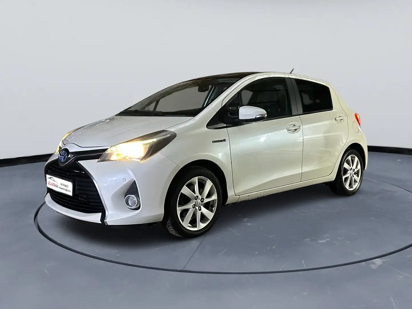 Toyota Yaris 1.5 Hybride // TVA- Déductible 21% !! Wit - 1