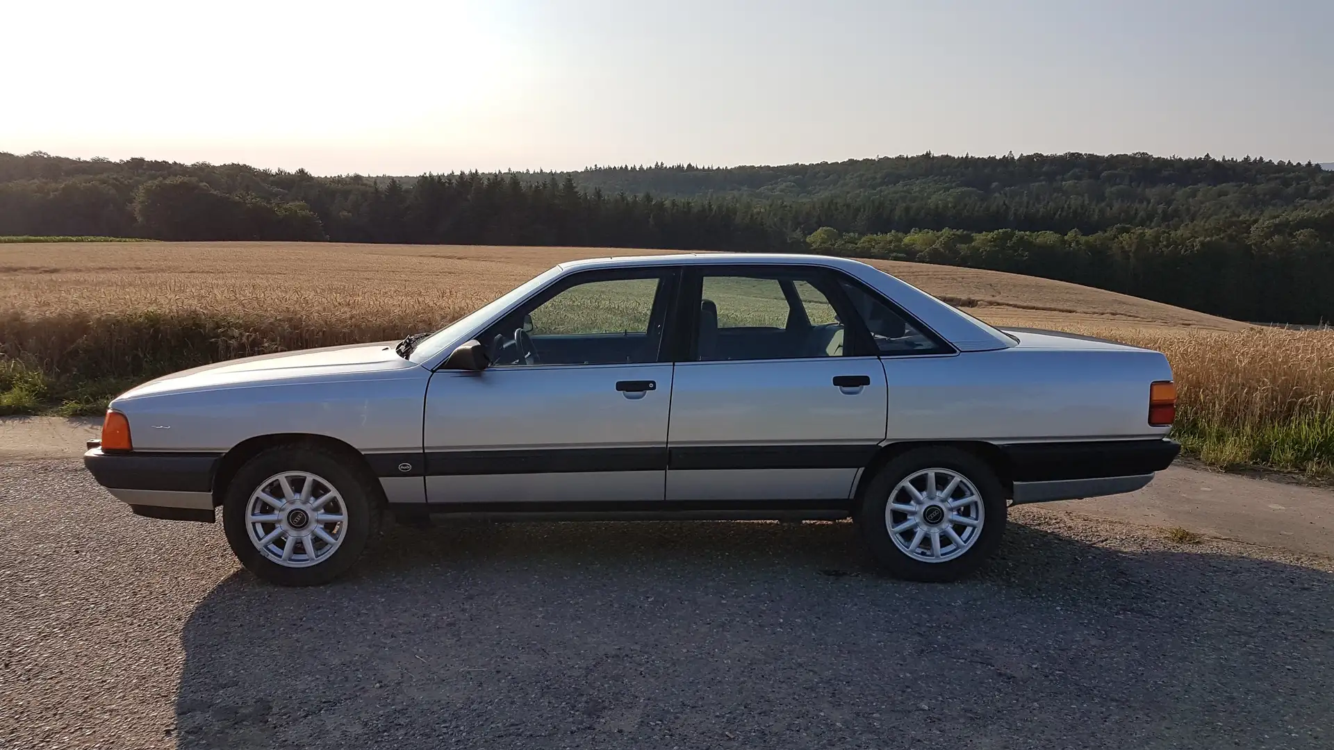 Audi 100 100 2.3 E Business Silber - 2