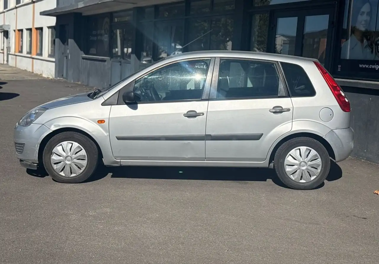Ford Fiesta 5 portes — photo 18