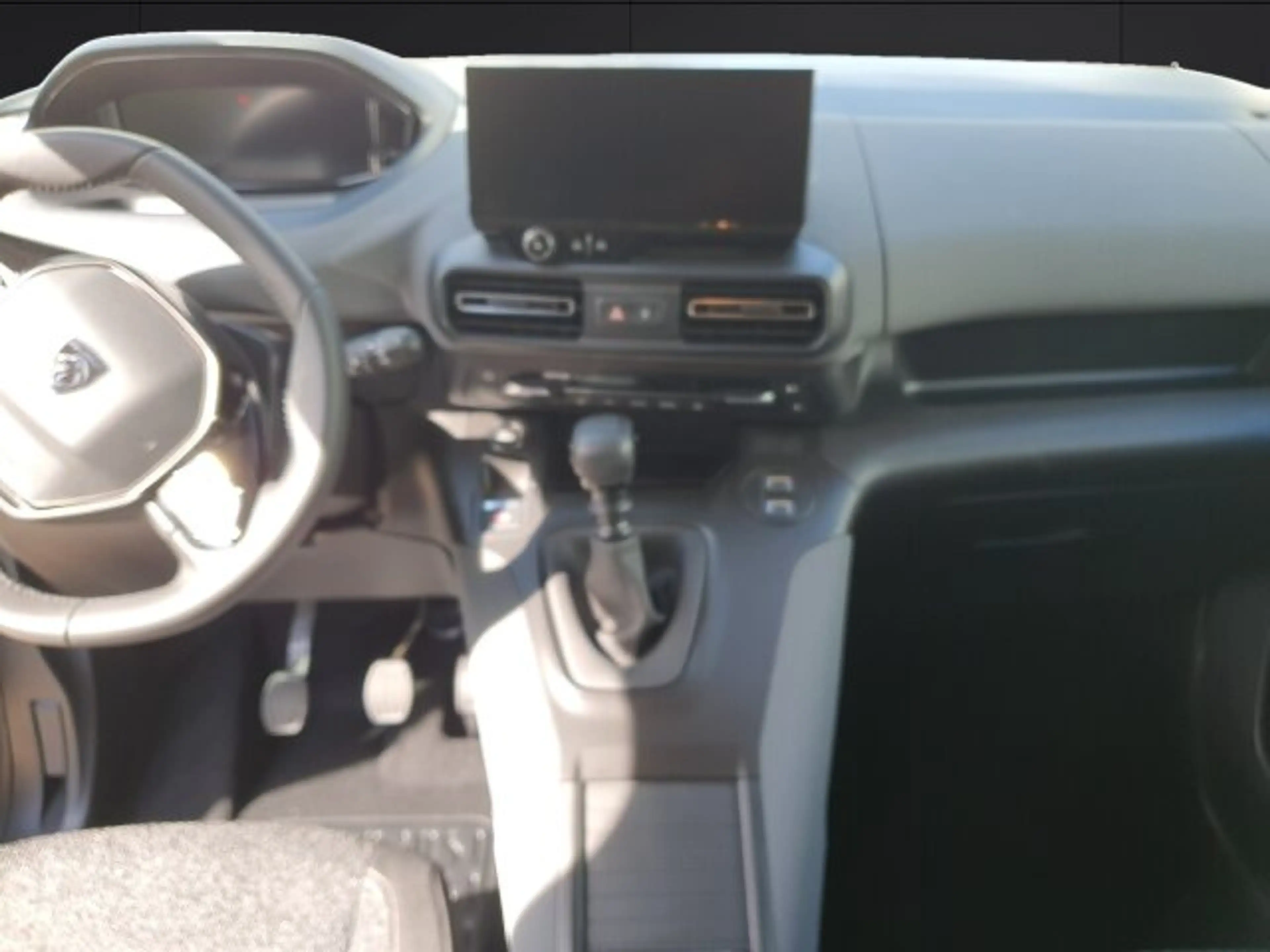 Peugeot Rifter Rifter Allure 110 L1 +180°Kamera+Navigation+FSH+ — photo 12