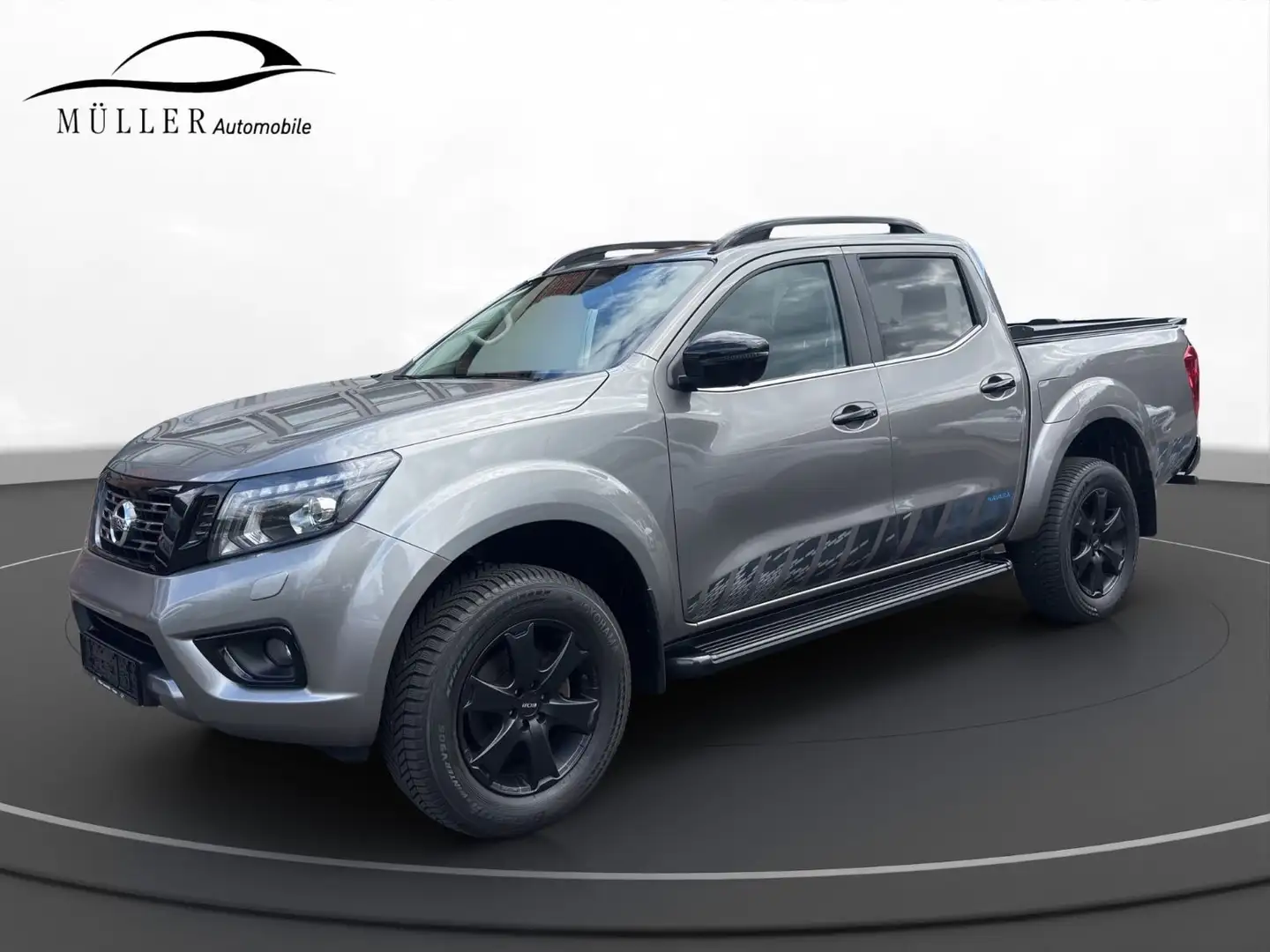 Nissan Navara NP300 N-Guard Double Cab 4x4 Grigio - 1