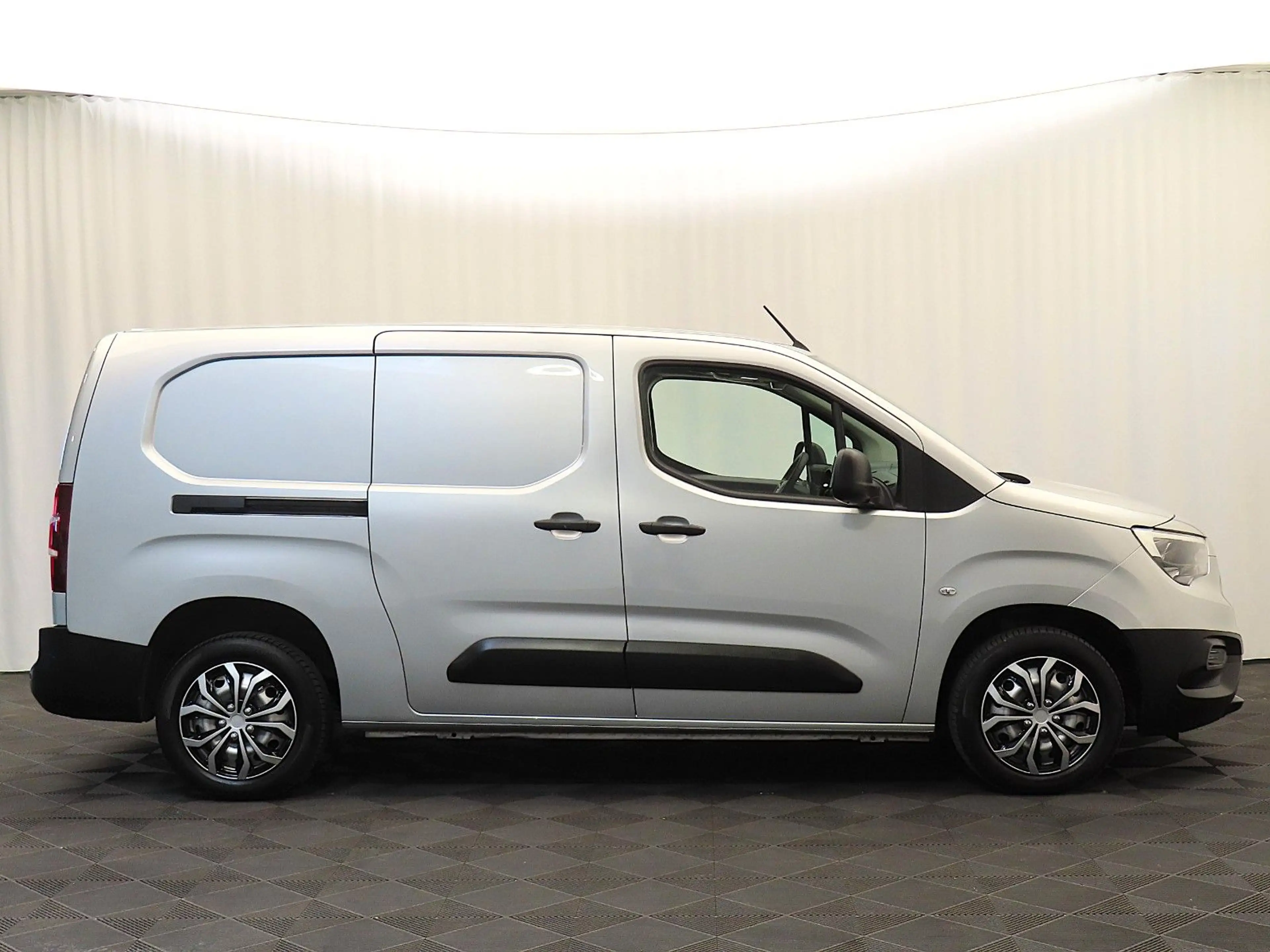 Opel Combo E Cargo Edition erhöhte Nutzlast XL *LANG* — photo 3
