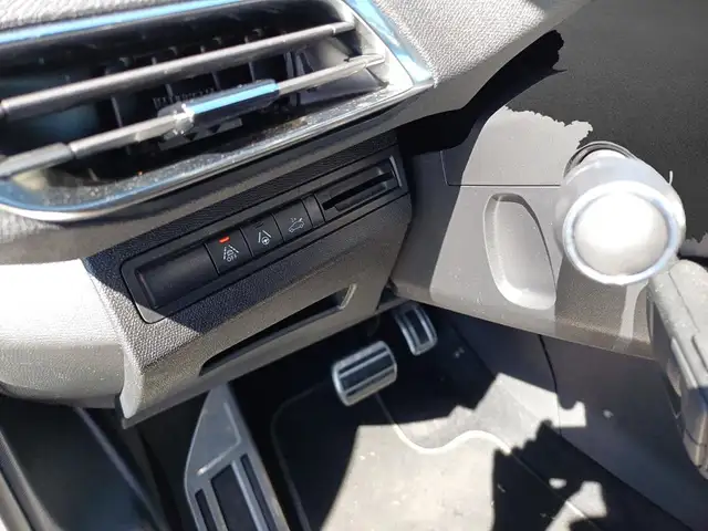 Peugeot 5008 view 5