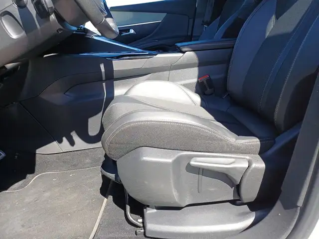 Peugeot 5008 view 11