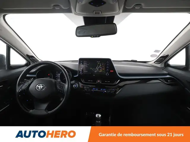 Toyota C-HR view 13