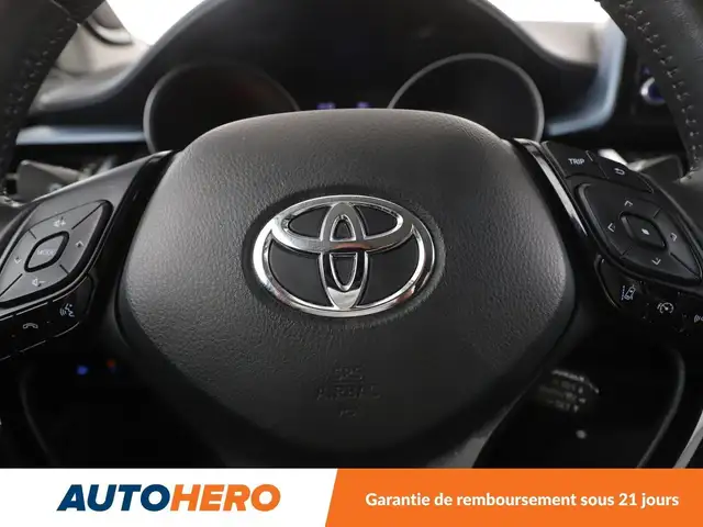 Toyota C-HR view 21