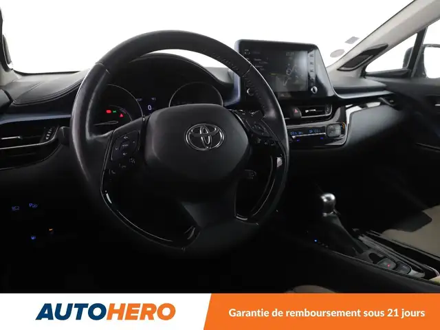 Toyota C-HR view 12