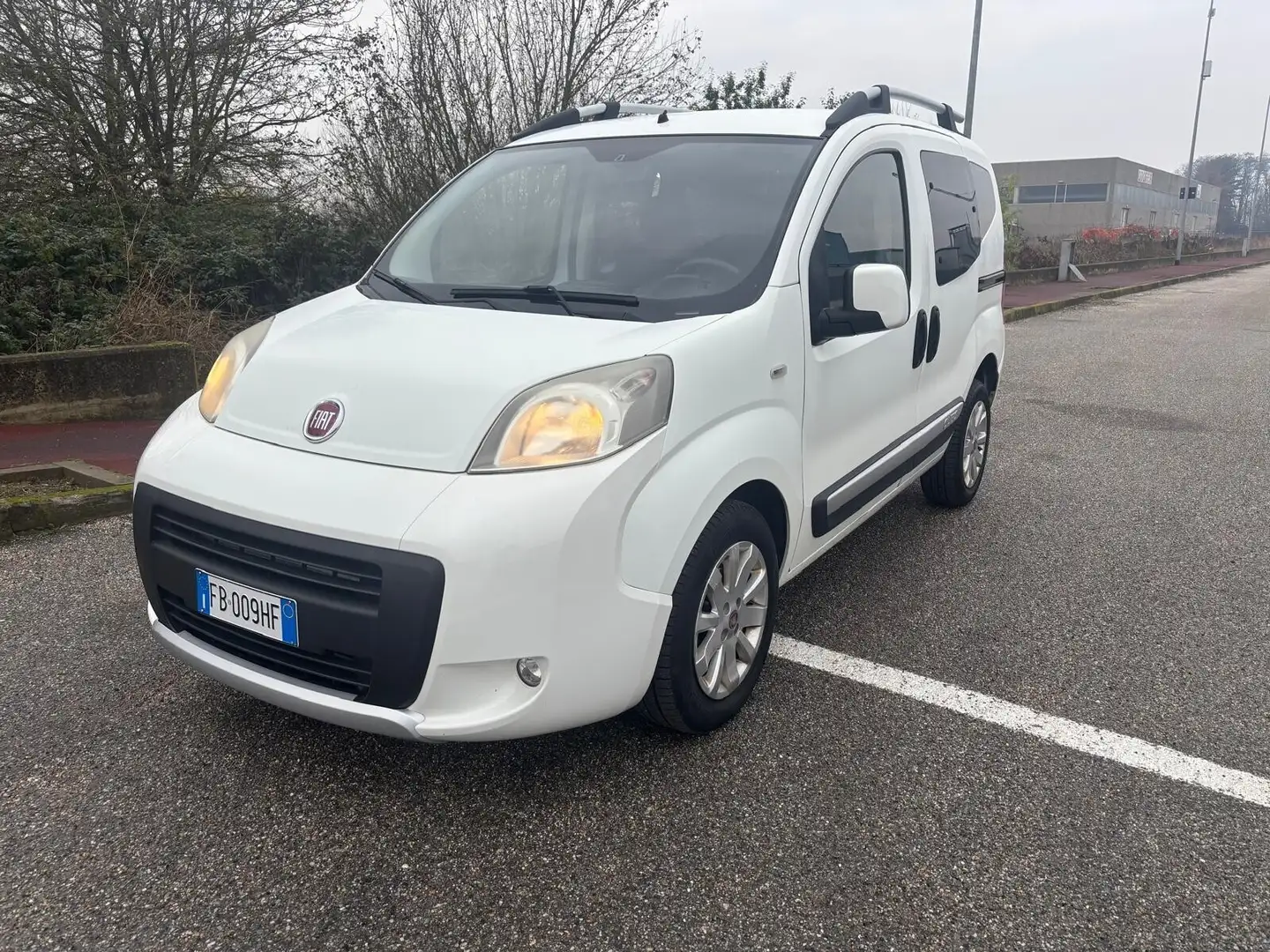 Fiat Qubo QUBO 1.3 MJT 95 CV Trekking EURO6 Blanc - 1