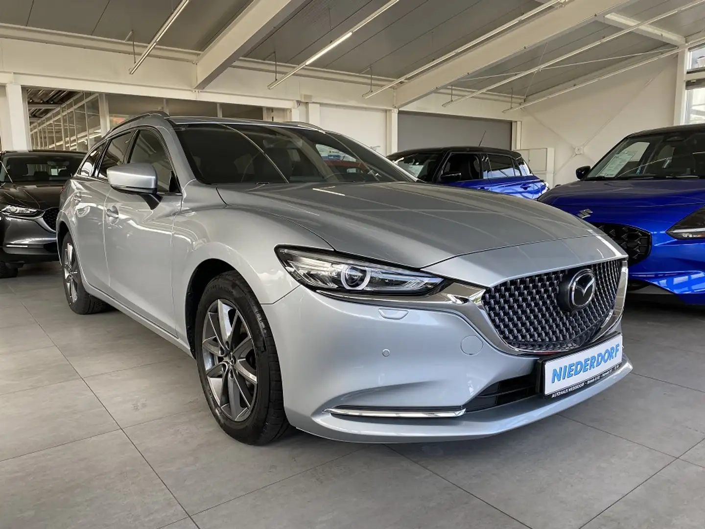 Mazda 6 Kombi 2.5 Takumi, GLASSCHIEBEDACH, 360°, BOSE Silber - 1