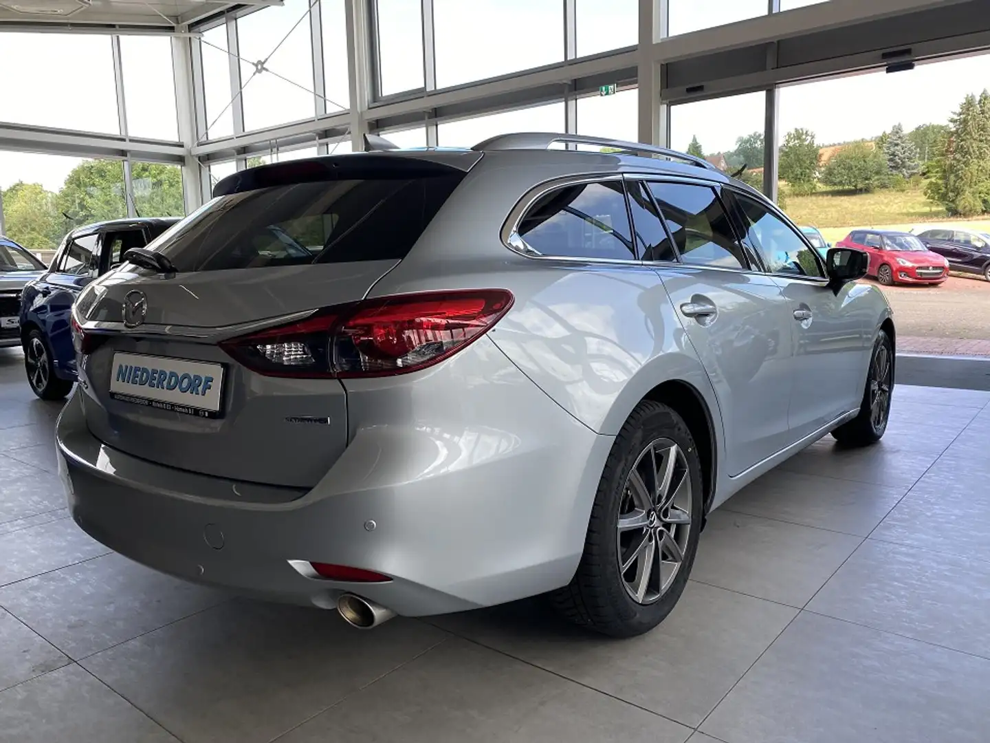 Mazda 6 Kombi 2.5 Takumi, GLASSCHIEBEDACH, 360°, BOSE Silber - 2