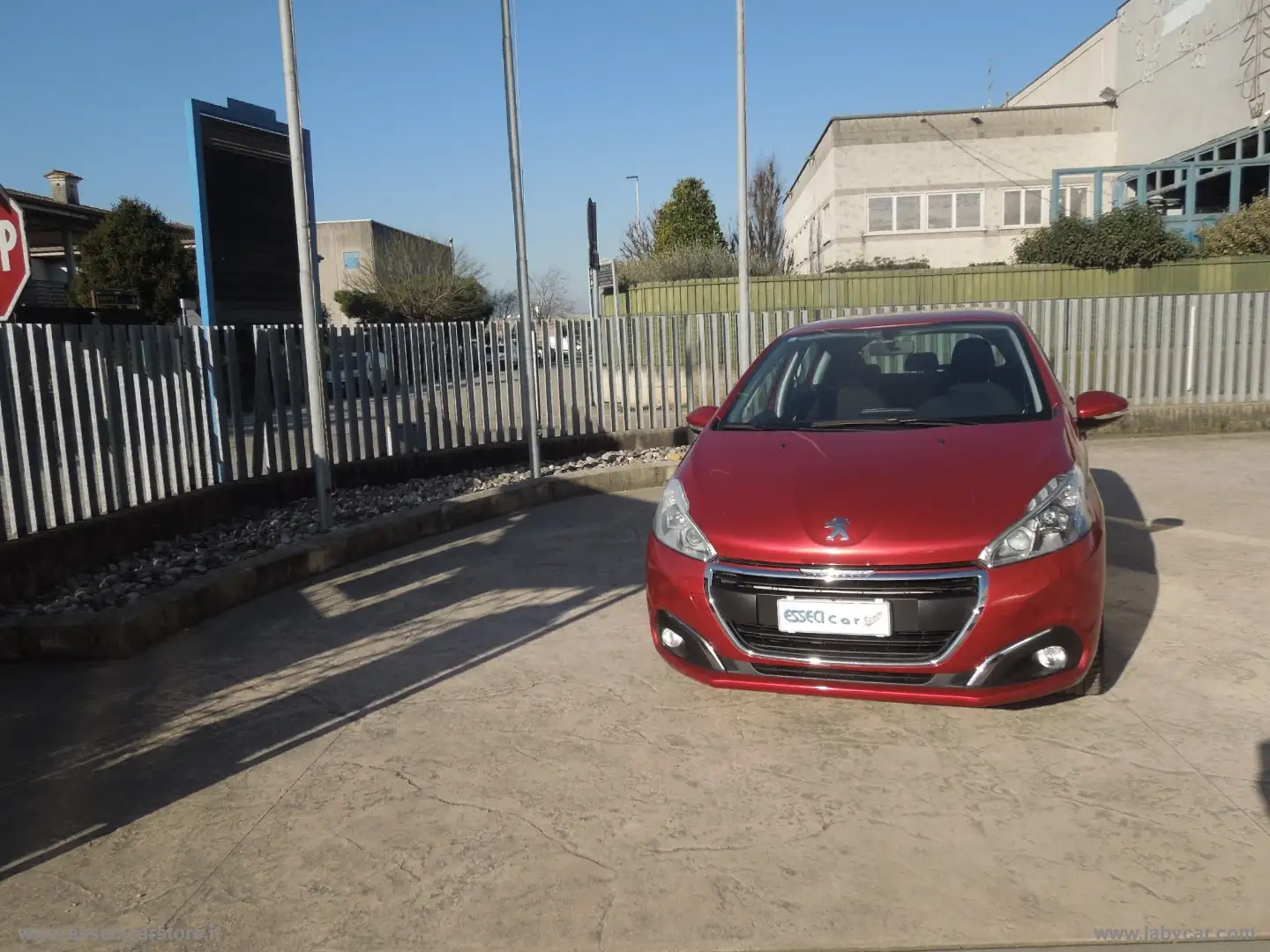 Peugeot 208 PureTech 82 5p. Active Rosso - 1