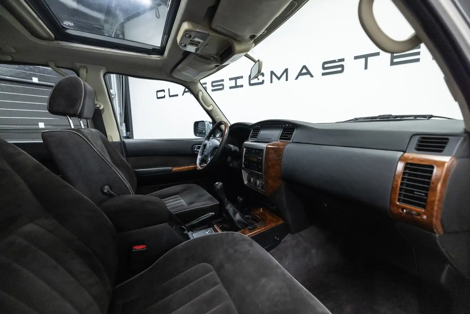 Nissan Patrol Super Safari Btw auto, Fiscale waarde € 8.000,- (€ Silber - 2