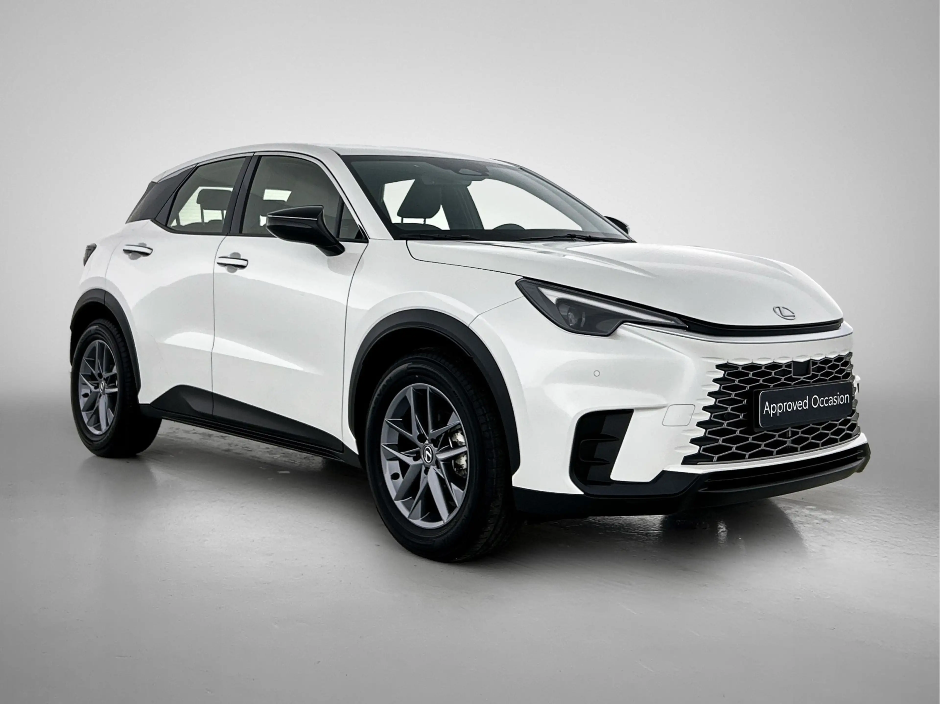 Lexus LBX Business Line 2WD | Draadloze Telefoonlader | Park — photo 13
