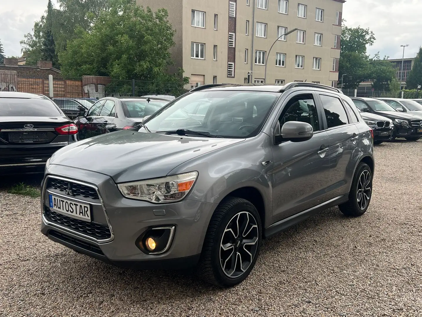 Mitsubishi ASX Instyle 4WD*AUTOMATIK*AHK*VOLLAUSSTATTUNG Grau - 2