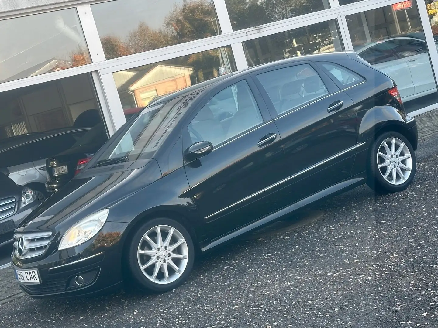 Mercedes-Benz B 200 Benzin 2,0**Sport-Paket**LEDER*ALU*KLIMA* Schwarz - 1