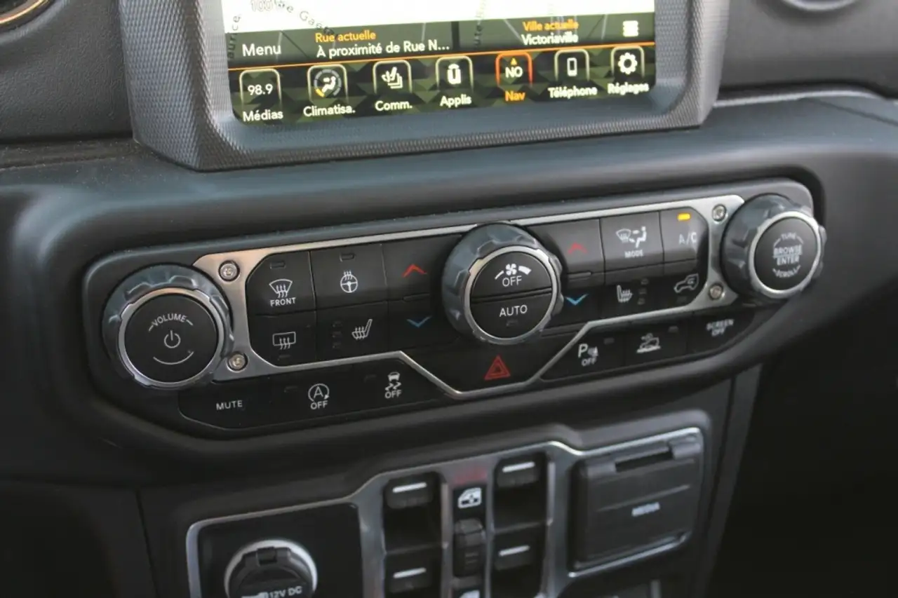 Jeep Gladiator photo Jeep Gladiator