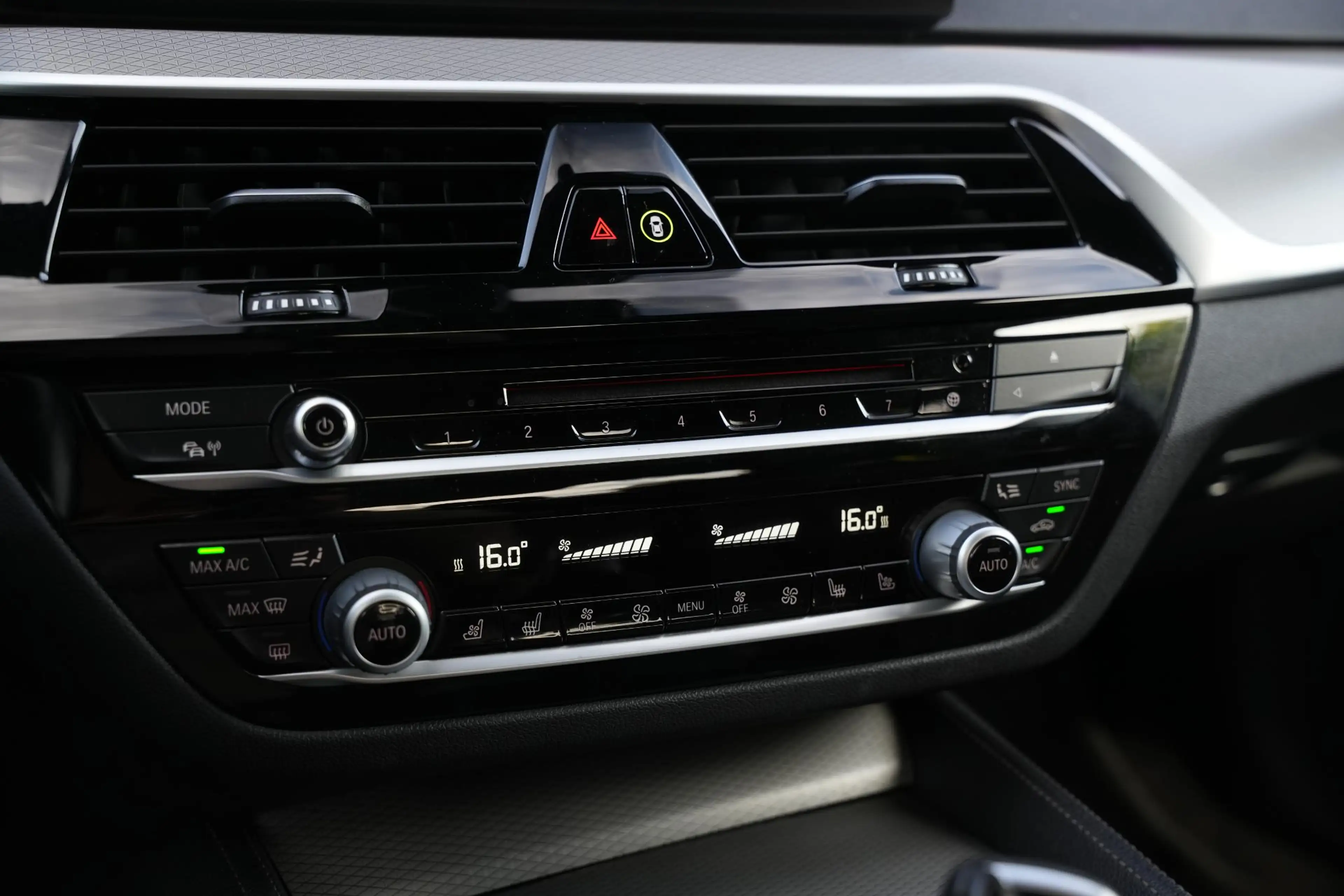 BMW 540 5-serie 540i xDrive High Executive M Pakket Head U — photo 31