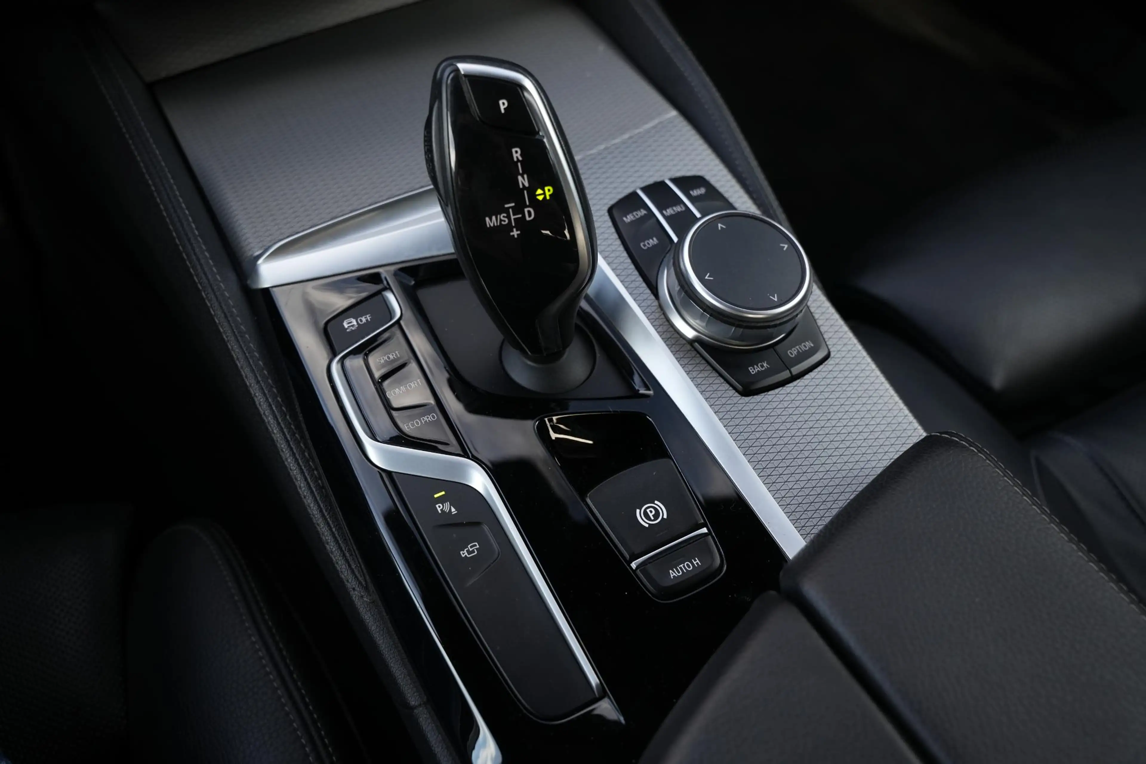 BMW 540 5-serie 540i xDrive High Executive M Pakket Head U — photo 32
