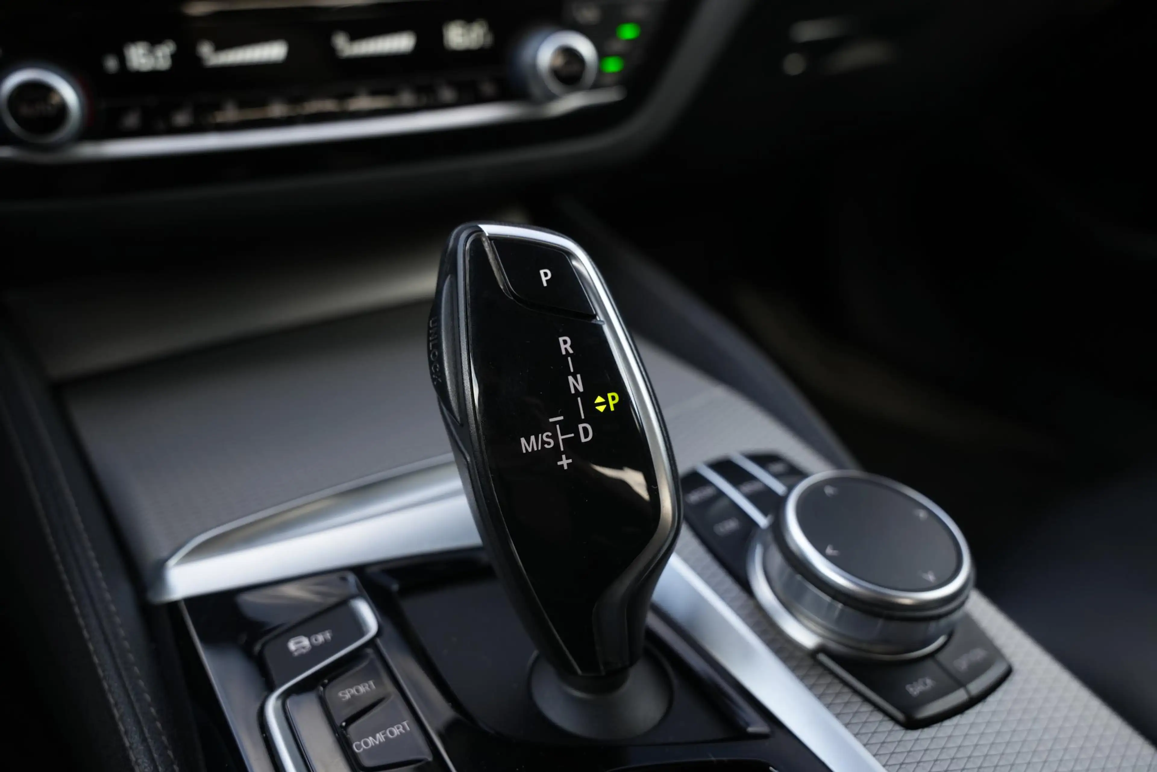 BMW 540 5-serie 540i xDrive High Executive M Pakket Head U — photo 33
