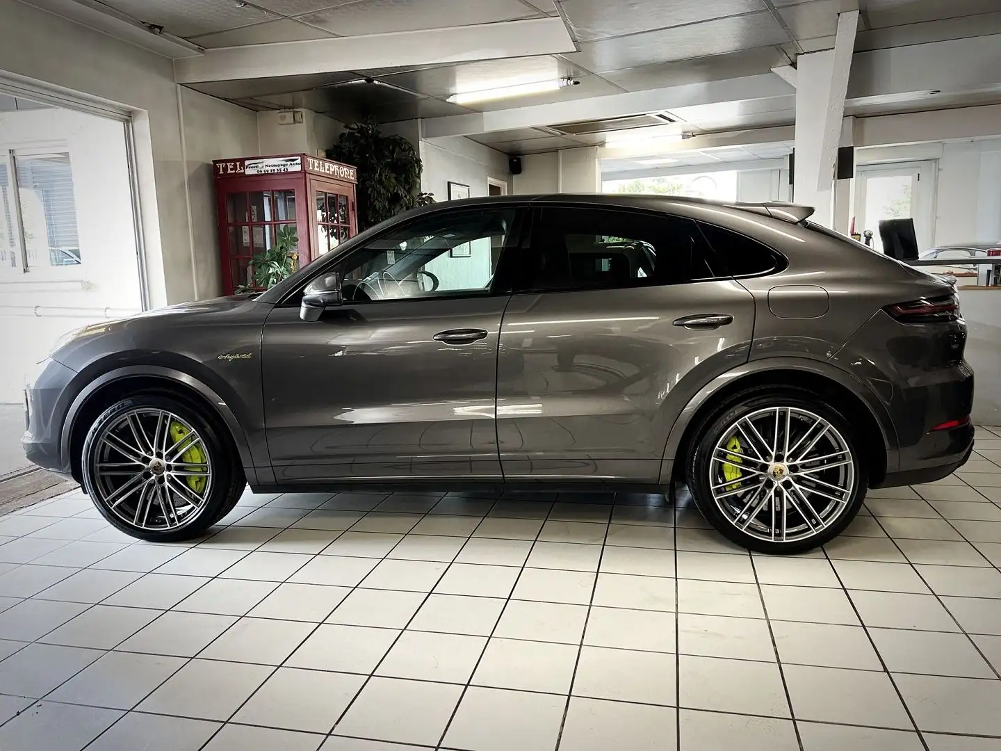 Porsche Cayenne (9YA) 4.0 V8 680CH TURBO S E-HYBRID Gris - 2