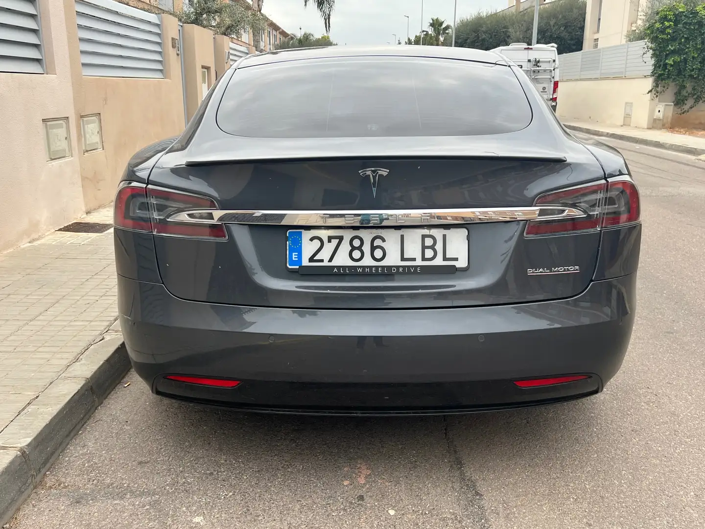 Tesla Model S Performance LOUDICROUS DUAL MOTOR Gris - 2