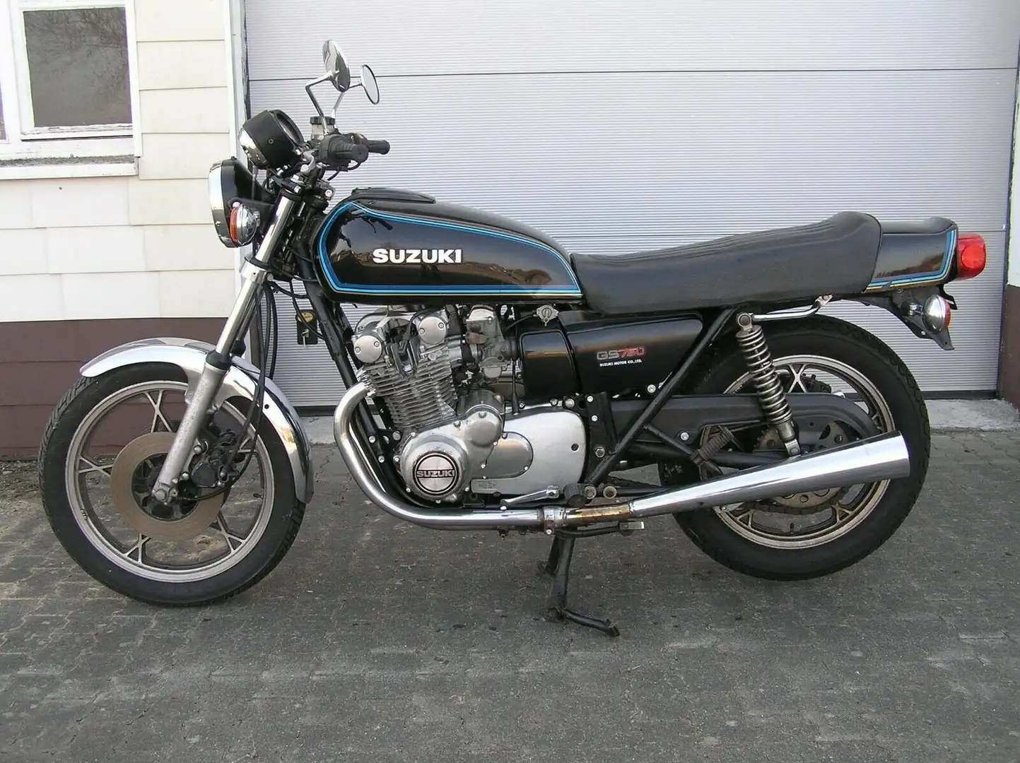 Suzuki GS 750 Siyah - 1