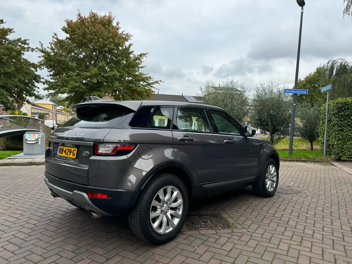 Land Rover Range Rover Evoque 2.0 TD4 Urb. Ser. SE Grau - 2