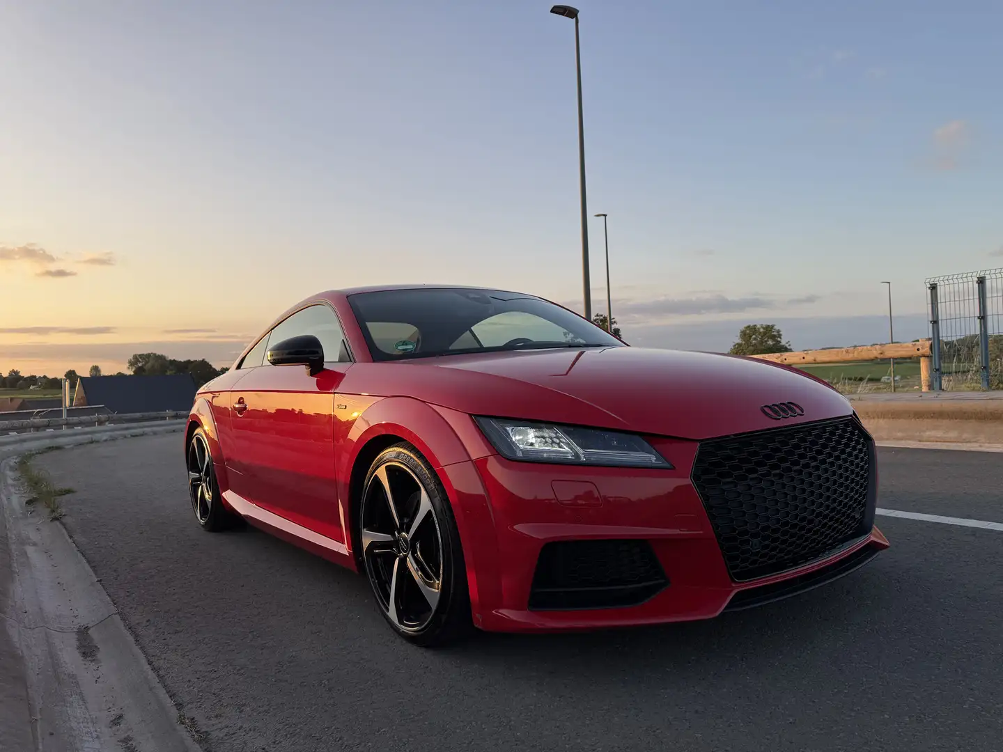 Audi TT Coupe 2.0 tfsi S line quattro s-tronic - 1