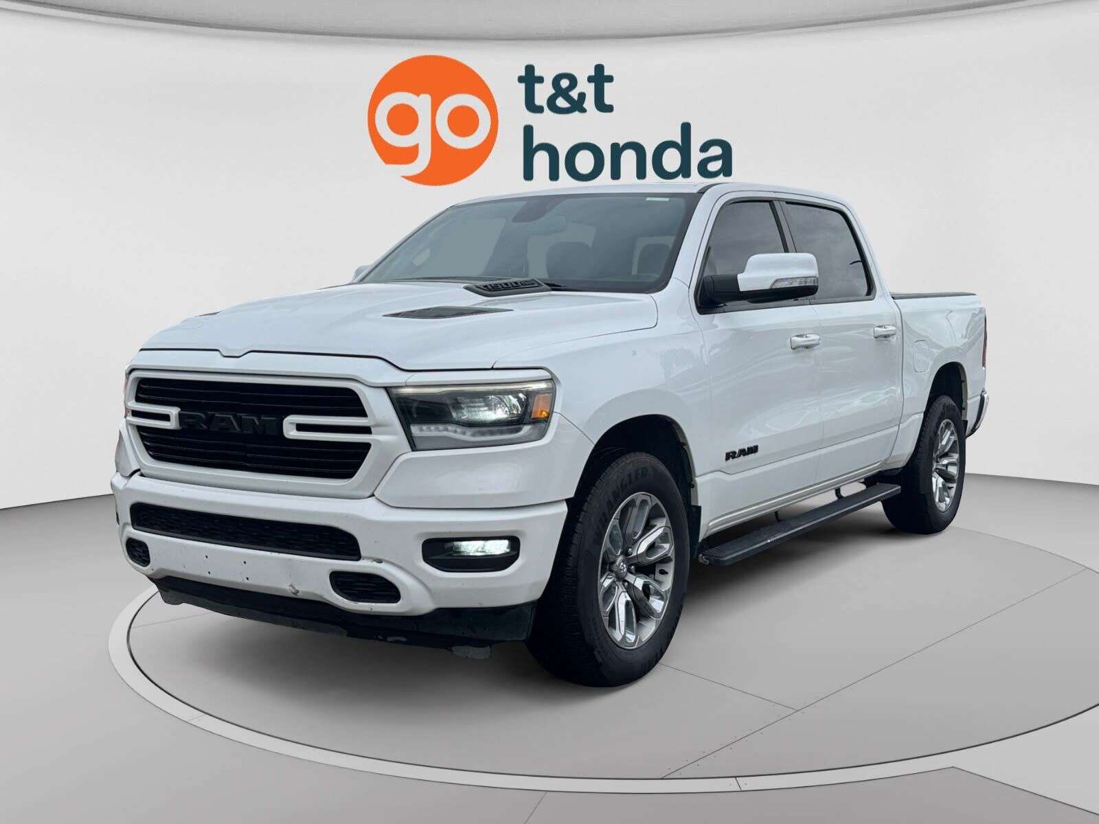2019 RAM 1500 Crew Cab 4x4!