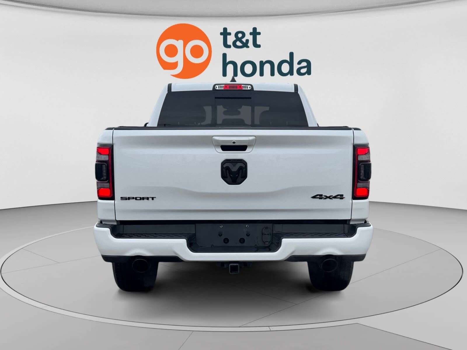 2019 RAM 1500 Crew Cab 4x4! — снимка 1