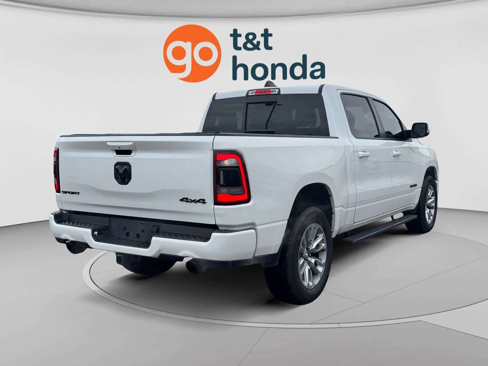 2019 RAM 1500 Crew Cab 4x4! — снимка 1