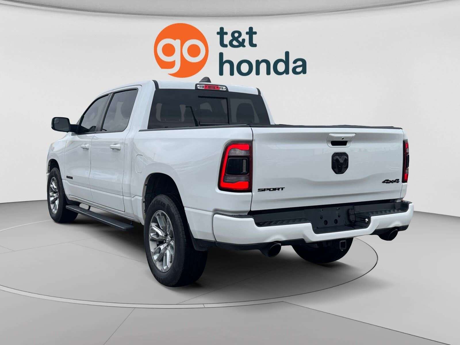 2019 RAM 1500 Crew Cab 4x4! — снимка 1