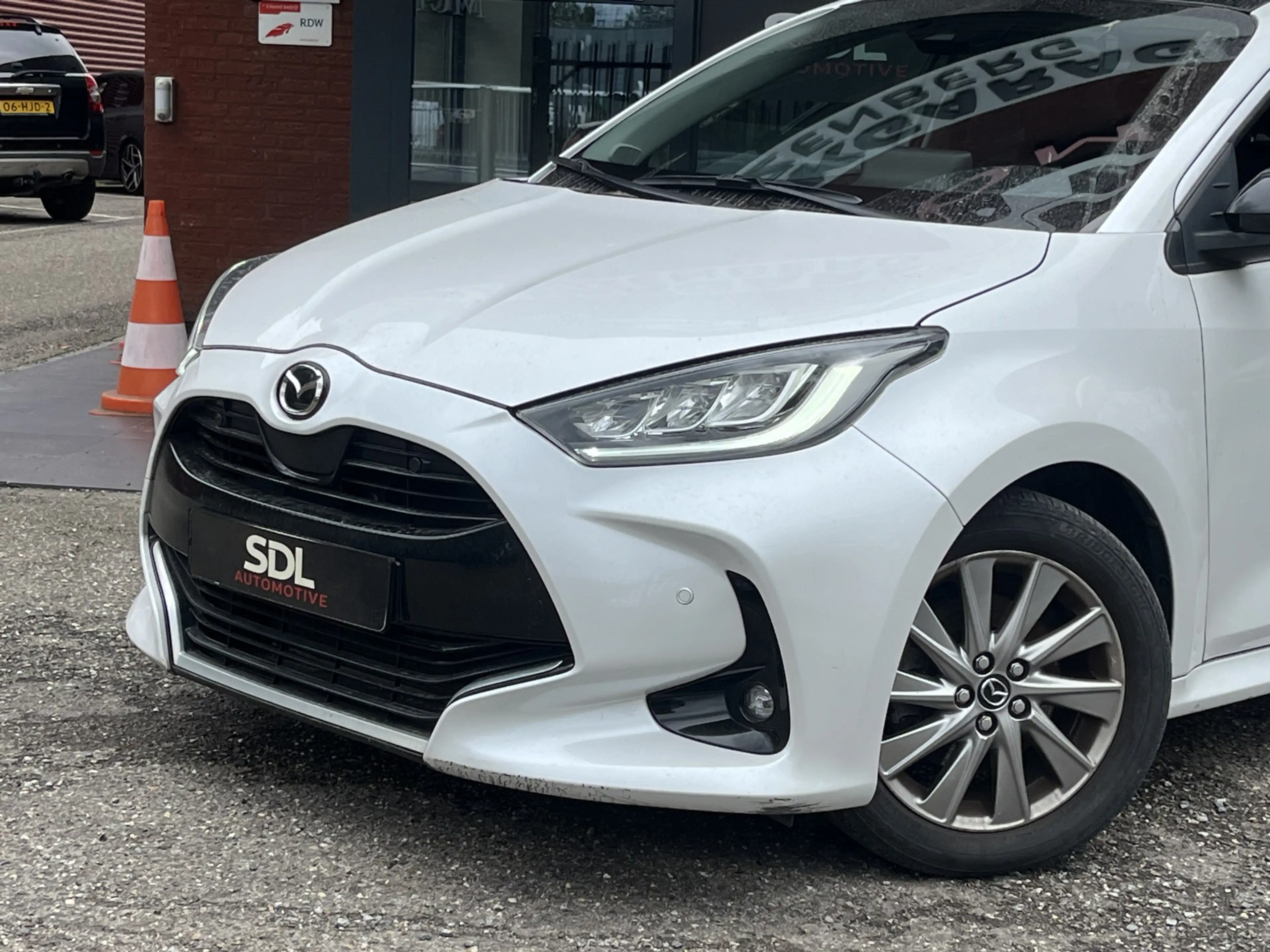 Mazda 2 Hybrid 1.5 Homura Plus // PANORAMADAK!! // ADAPTIV — photo 11