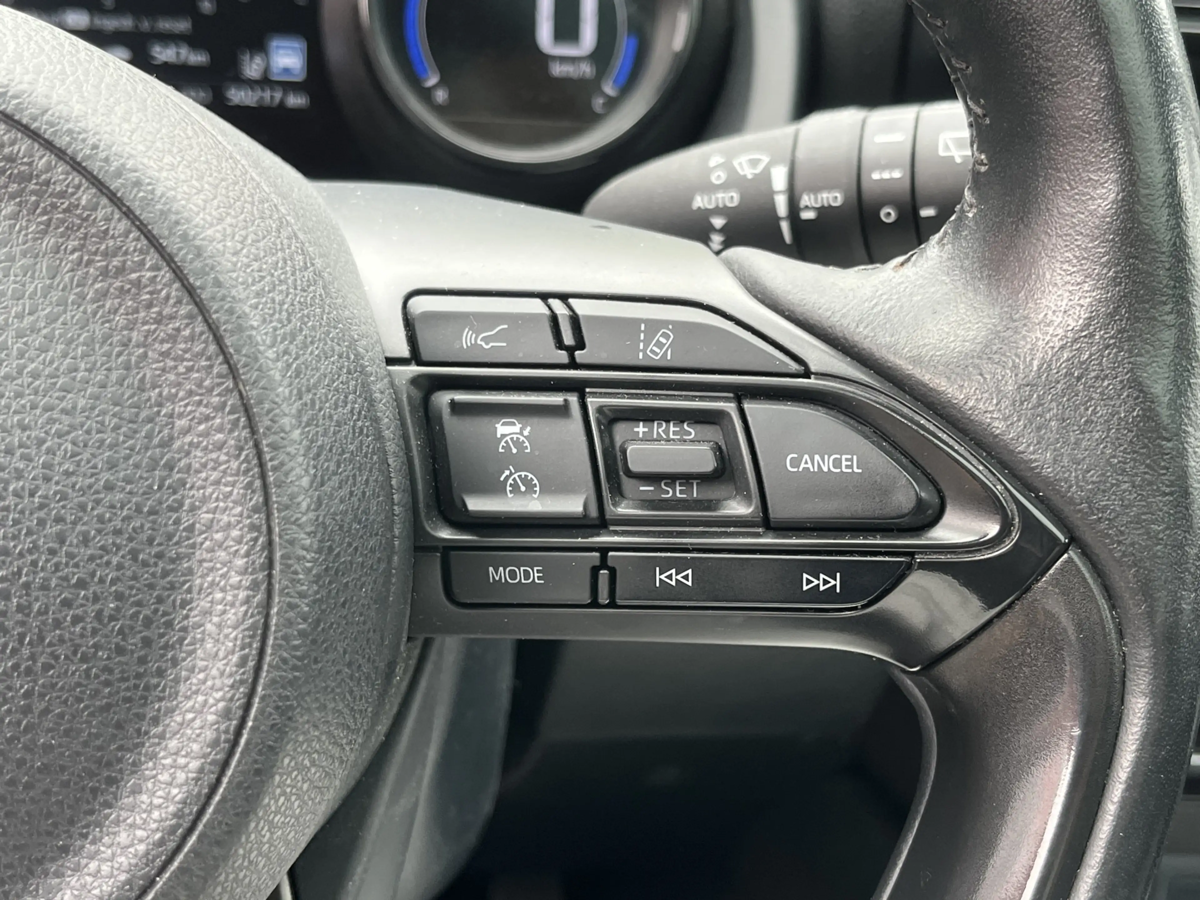 Mazda 2 Hybrid 1.5 Homura Plus // PANORAMADAK!! // ADAPTIV — photo 4