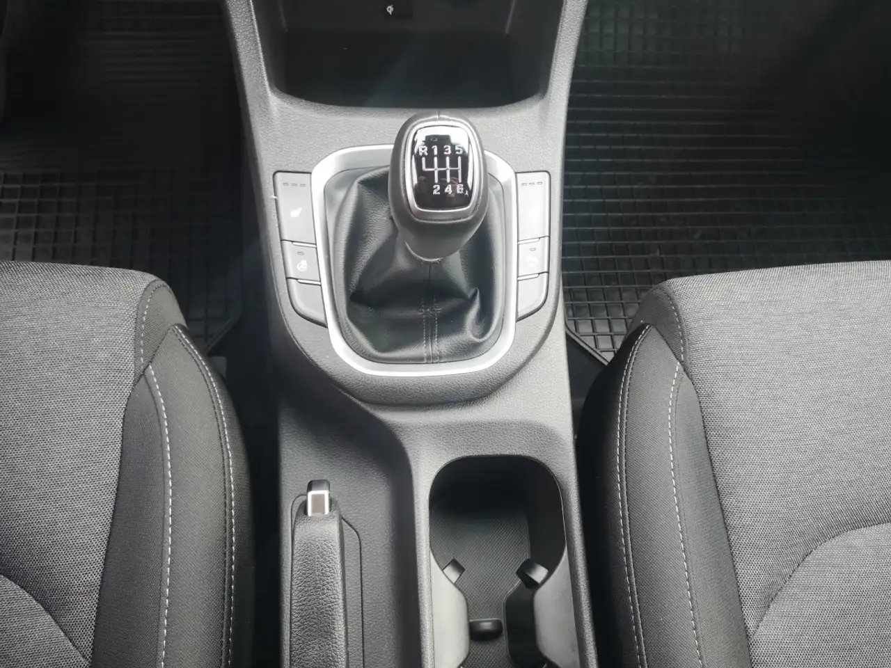 Hyundai i30 Kombi GO PLUS 1,0 T-GDI 120PS 8