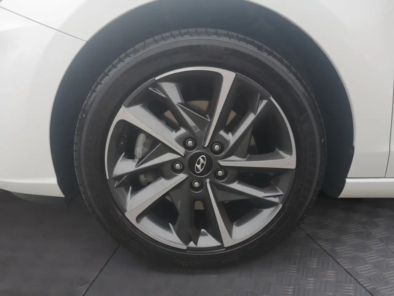 Hyundai i30 Kombi GO PLUS 1,0 T-GDI 120PS 13